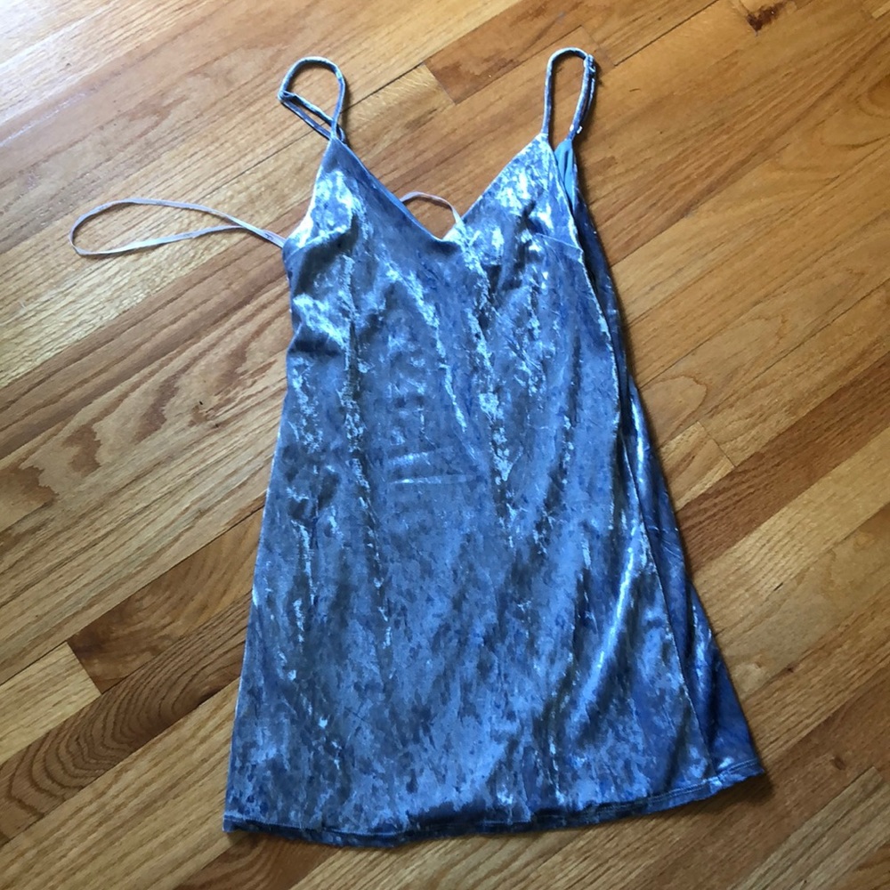 Lulu’s velvet dress